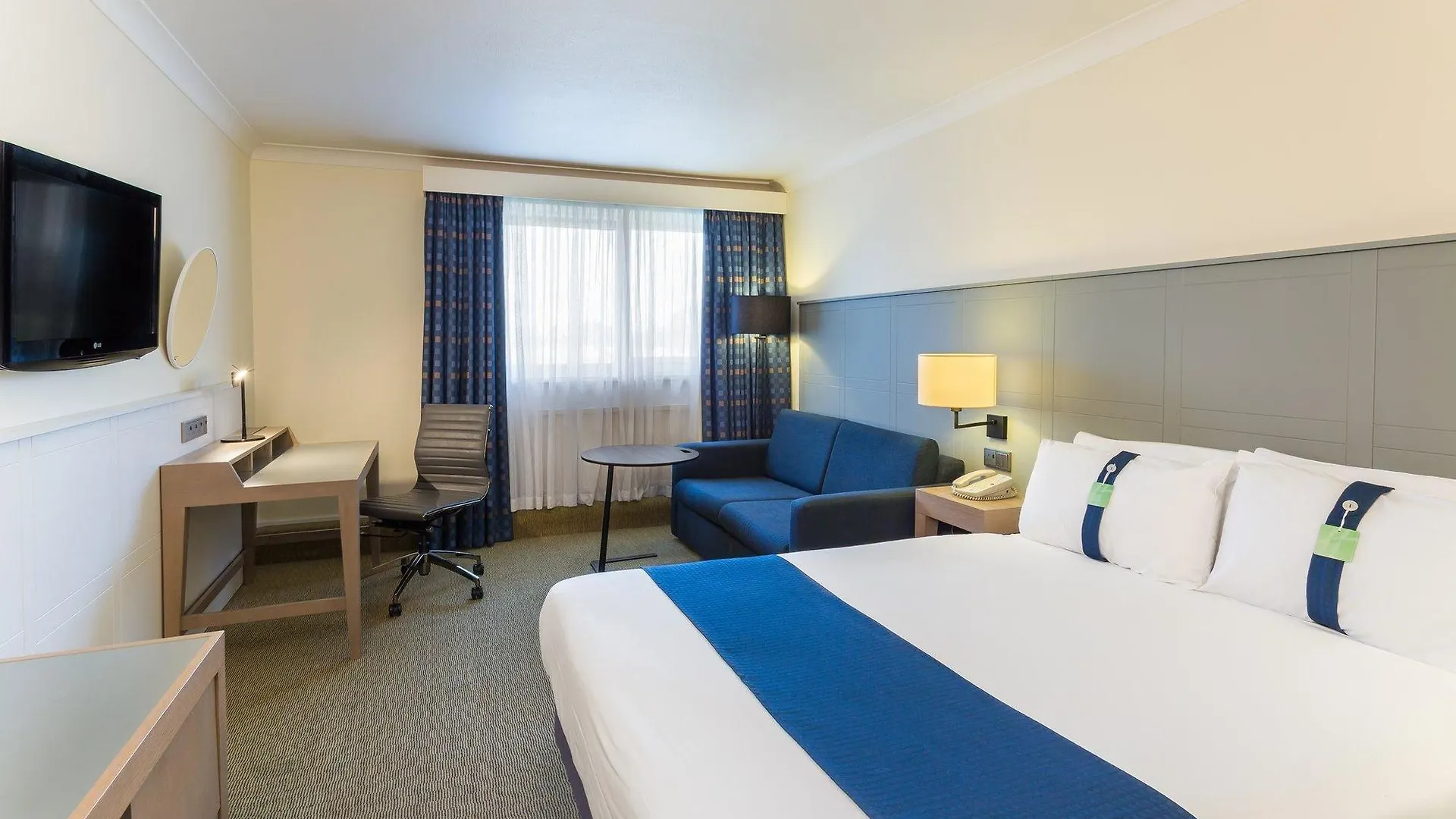 Holiday Inn Cambridge By Ihg Girton  4*, Girton (Cambridgeshire)