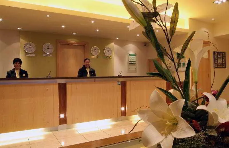 Holiday Inn Cambridge By Ihg Girton  Отель